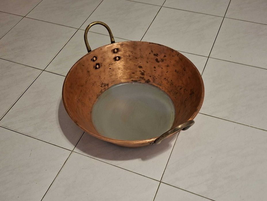 Imponente Alguidar em cobre antigo com asas em Latão - 48,5 cm - 4 Kg