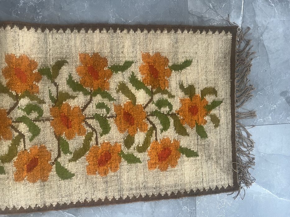 Kilim recznie tkany w latacg 70 tycg