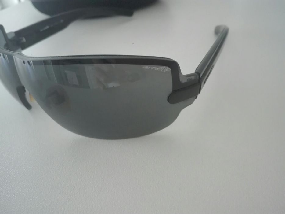 Óculos de sol Arnette