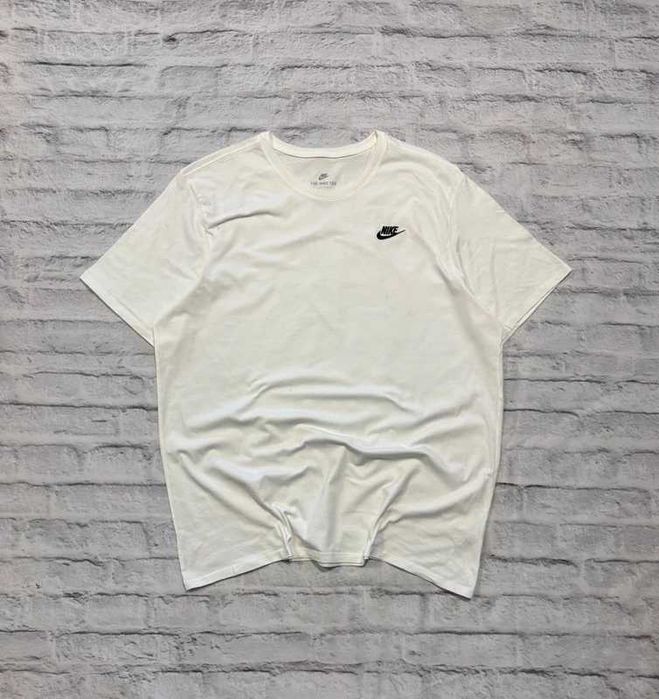 Biała koszulka z małym logo basic Nike XXL