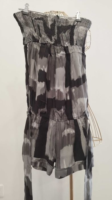 Macacão de cai-cai e calções