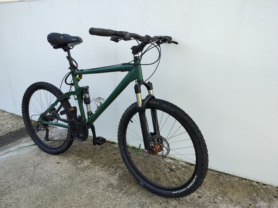 Berg Trailrock 2.2 RockShox btt suspensão total