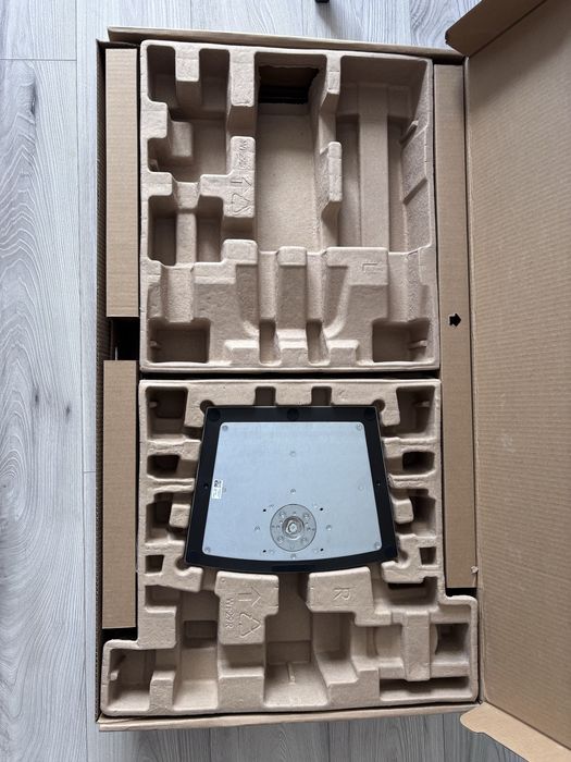 Monitor Dell P3221D 31.5" USB-C Hub | Stan Idealny | Komplet