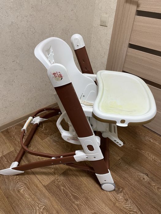 Стільчик для годування ICON Brown