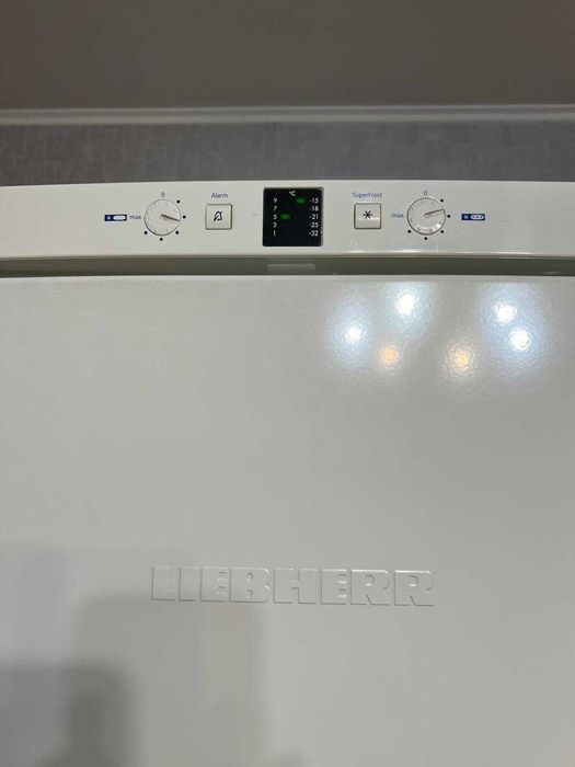 Продам Холодильник Liebherr