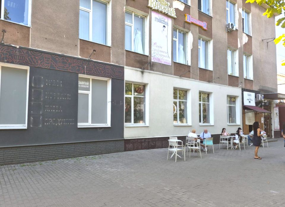 Продаж нежитлової будівлі — 256,9 м² | м.  Шептицький (м. Червоноград), просп. Шевченка, 14А