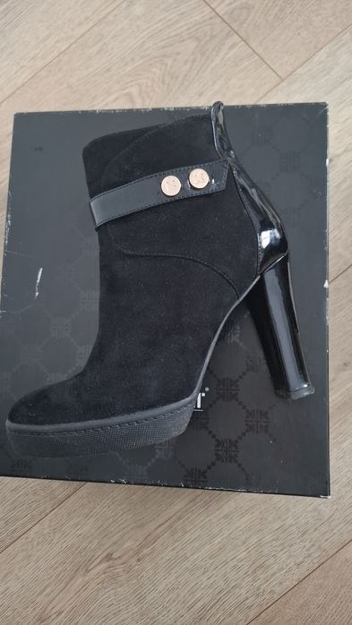 Botki na słupku Kazar