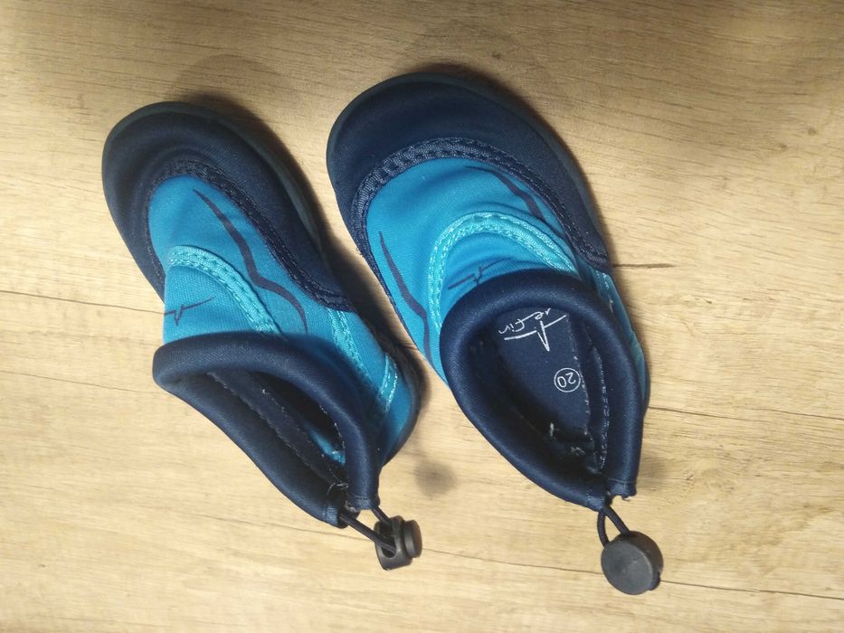 Buty dziecięce do wody