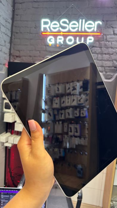 Apple iPad 11" 128GB Wi-Fi + Cellular Silver (MD7F4) 2025