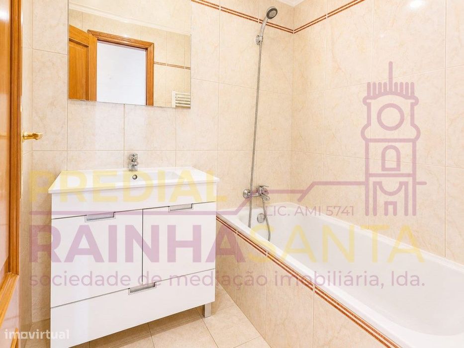 Apartamento T2 com Garagem em Box - S. Martinho do Bispo, Coimbra