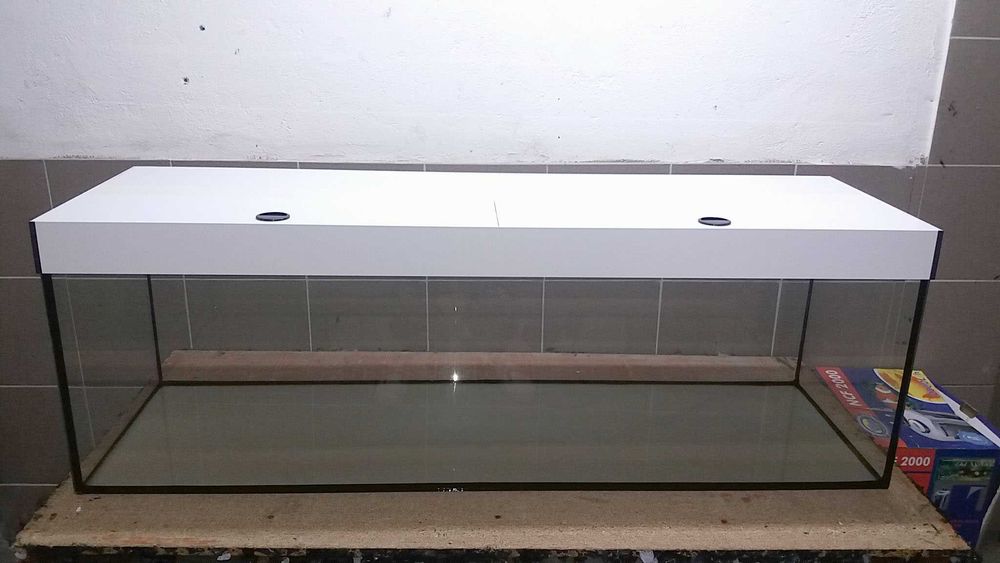 Akwarium proste 150x45x45 z pokrywą aluminiową 303 litry