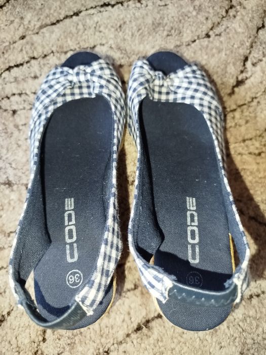 Nowe buty na koturnie