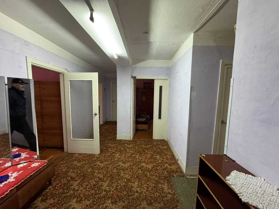 Продаж просторої квартири на 1 поверсі в Мукачево!