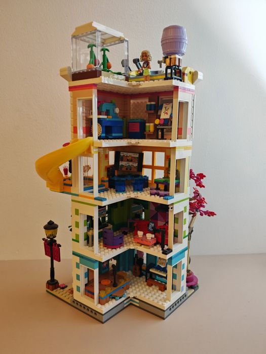 LEGO Friends 41748 Dom Kultury w Heartlake