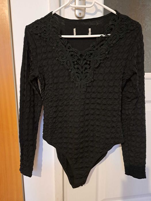 Damskie czarne body roz. XS
