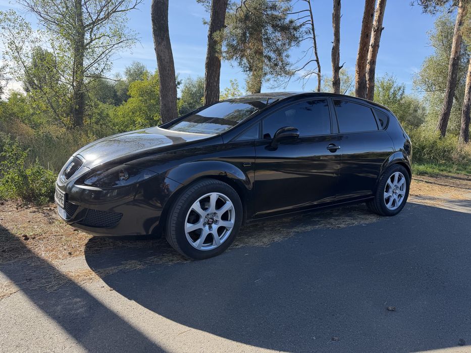 Продам надійний живий і гарний автомобіль Seat leon дизель Сеат леон TDI мільйоник