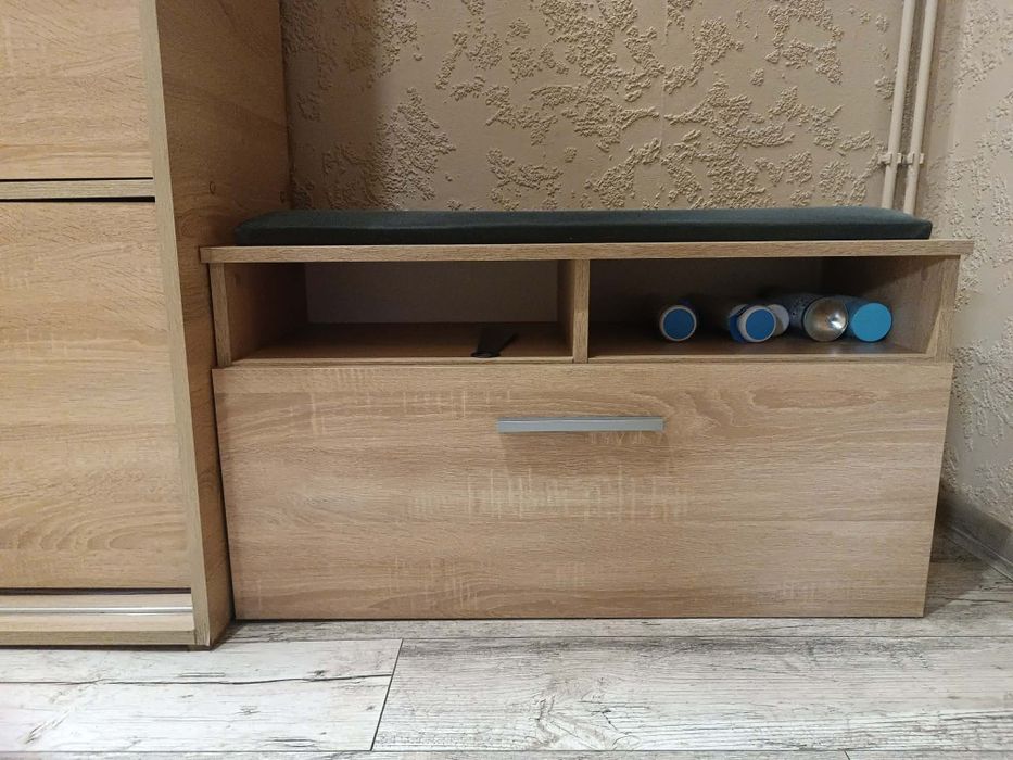Szafka na buty z siedziskiem