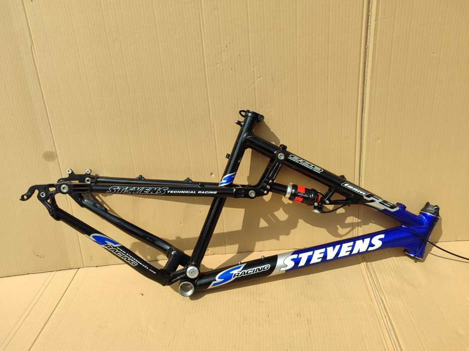 Rama MTB Full Stevens F9 Team Roz.19"