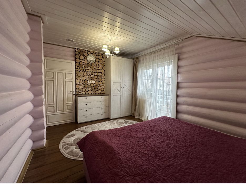 Просторий будинок у Тарасівці: зруб, 4 спальні, 7,5 соток!