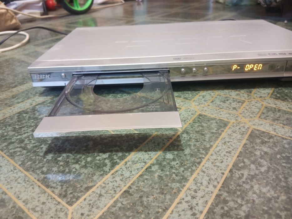 Продам вживаний DVD player  BBK DV527 S