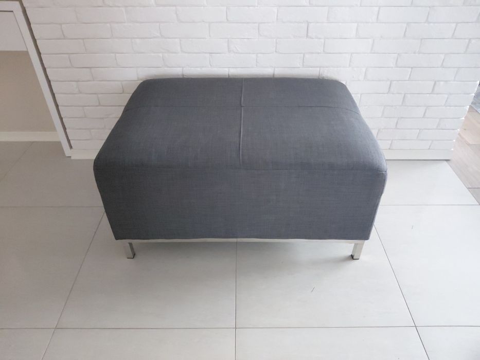 Kanapa narożna z pufą