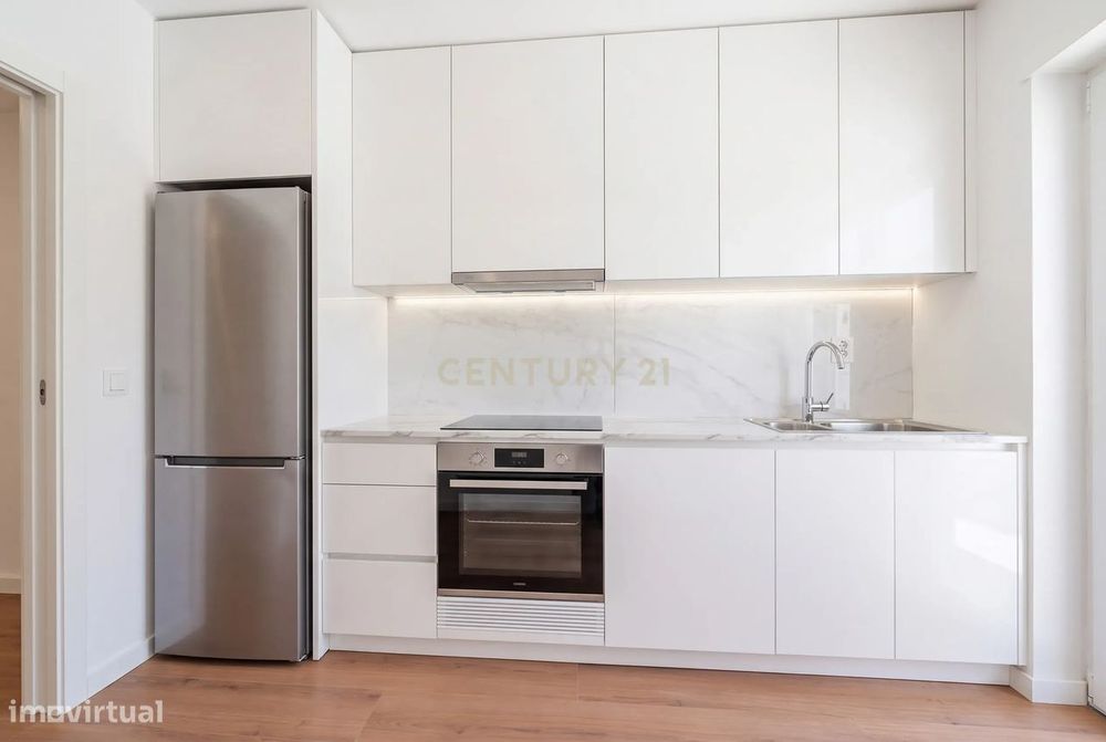 Apartamento Totalmente Remodelado com Terraço de 33 m² | Cruz de Pau –