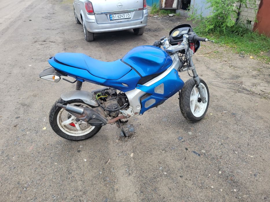 Скутер мотоцикл Gilera DNA на ходу