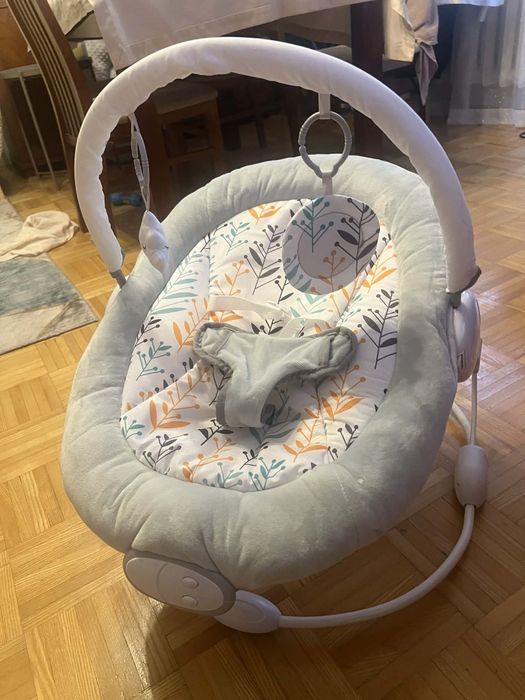 Leżaczek niemowlęcy