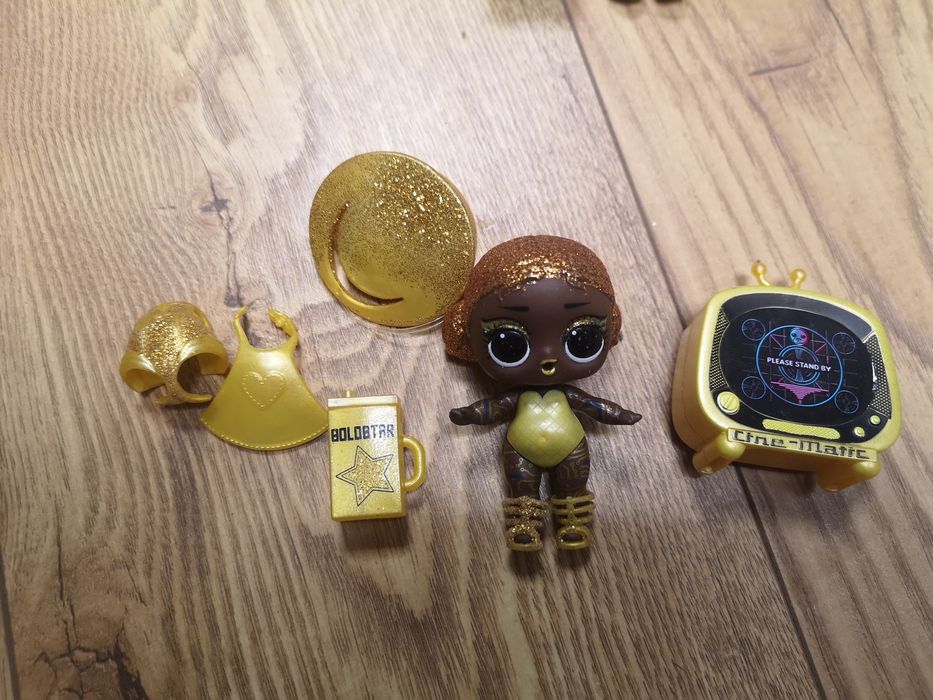 Złota laleczka LOL star z akcesoriami