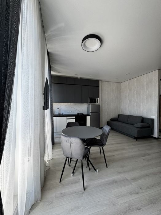 Оренда квартири житло посуточно подобово Одеса Авиньон море паркинг