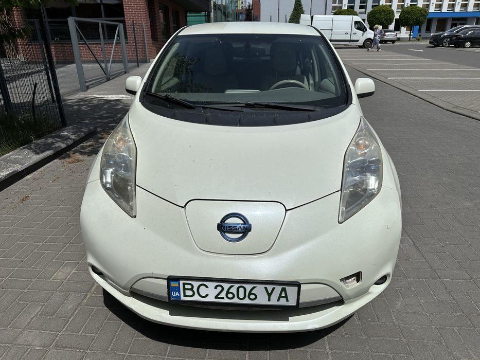 Nissan Leaf 2011, електро, автомат