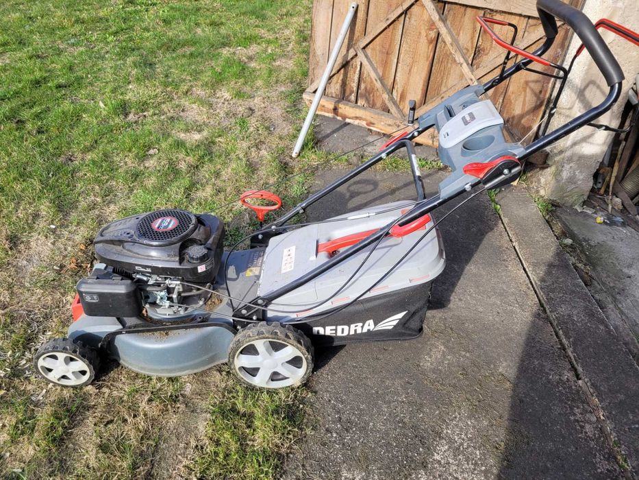 Kosiarka do trawy z napedem