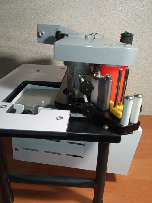 Кромкооблицовочный станок