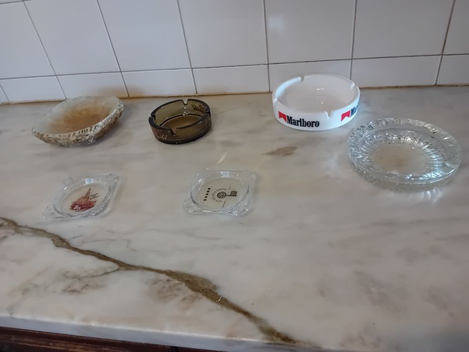 Conjunto de 6 Cinzeiros Antigos Diversos