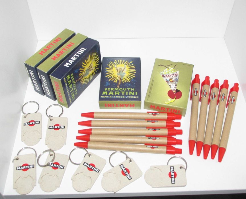 Conjunto Artigos Martini (5 Baralhos cartas + 10 Canetas + 7 Porta-Chaves)