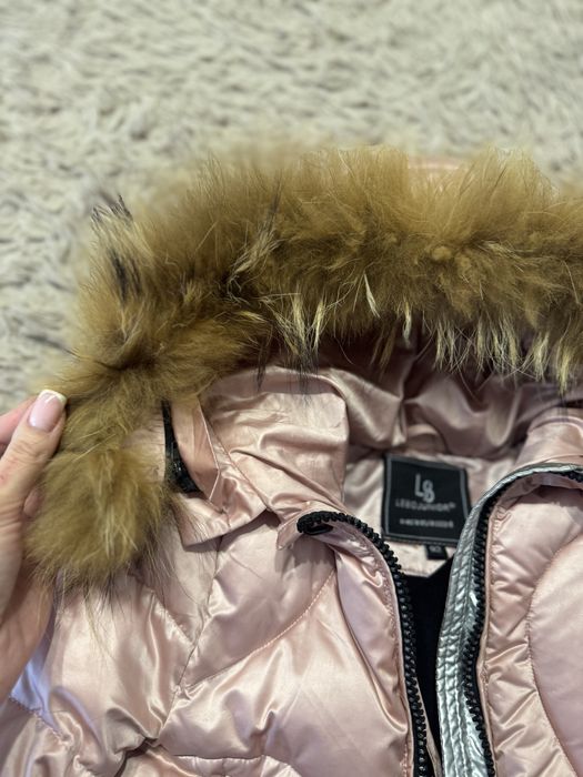 Зимова куртка на дівчинку