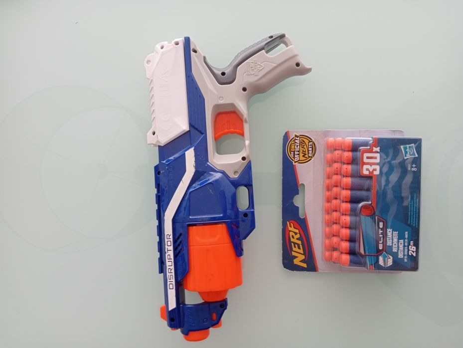 Nerf em excelente estado com pack de 30 balas.