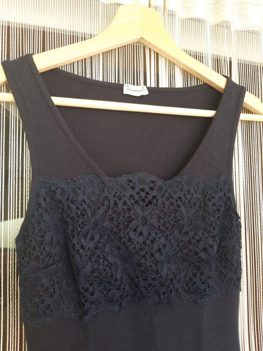 Conjunto de top e cueca, de cor azul marinho da Intimissimi