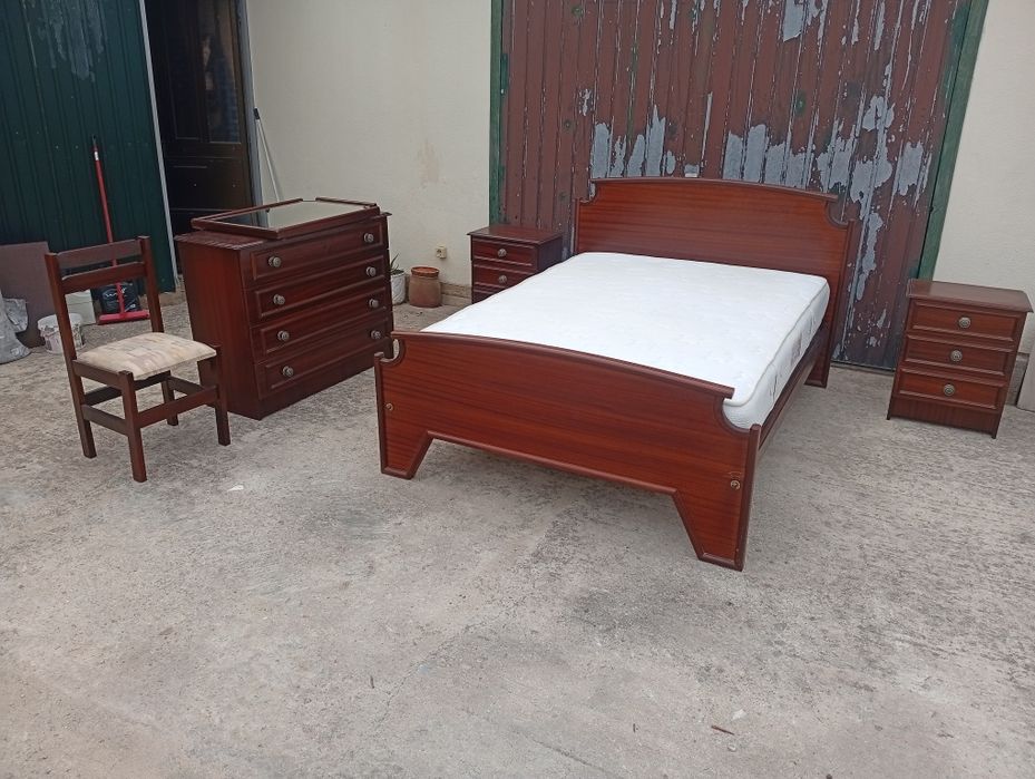 Quarto completo com colchão Molaflex