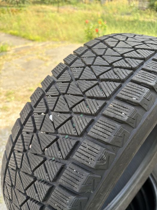 Зимова гума 225/65/17R. 225/65/17r.225.65.17r.зимняя резина bridgestone 225/65/17r.