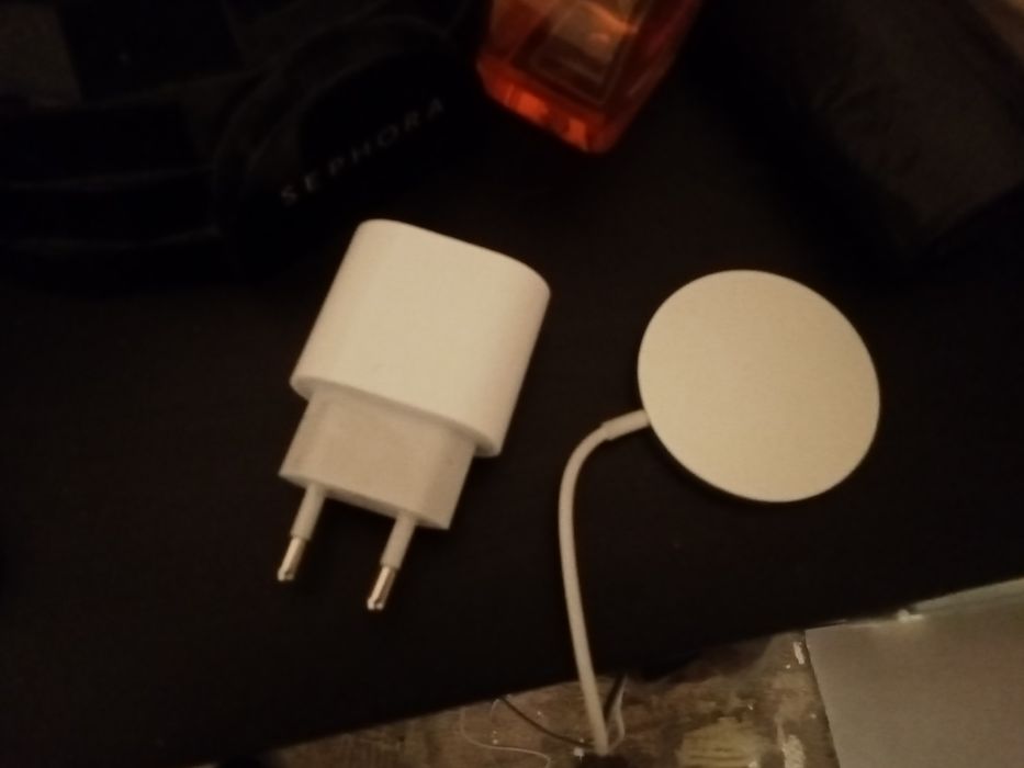 Selling MagSafe case set, Apple Watch, and charger64550500501251123