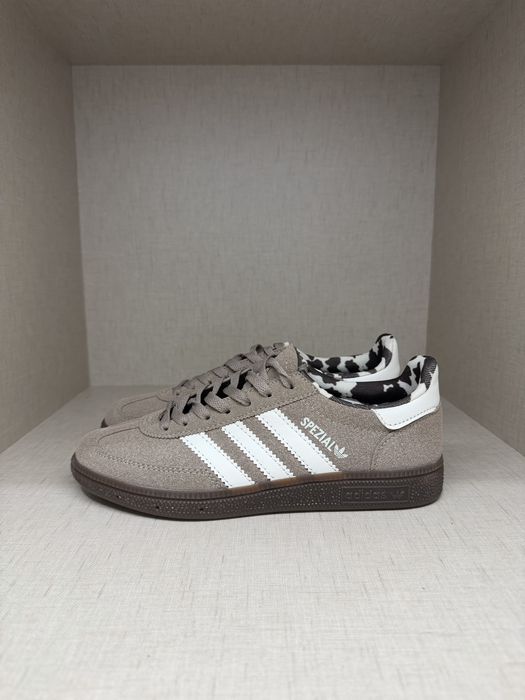 Adidas spezial chalky brown