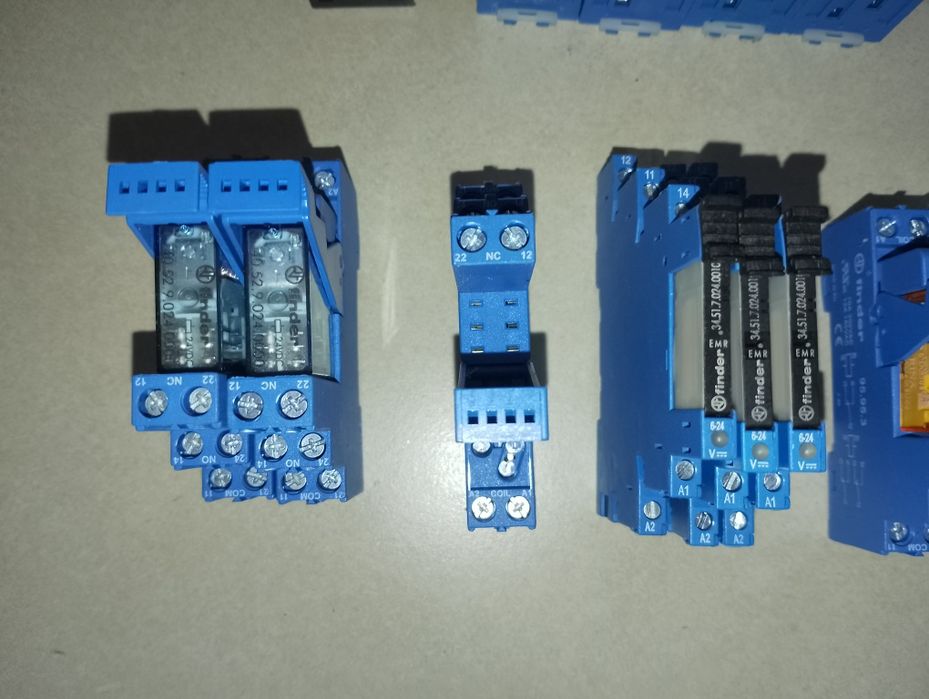 Reles  230v 24 v novos troco