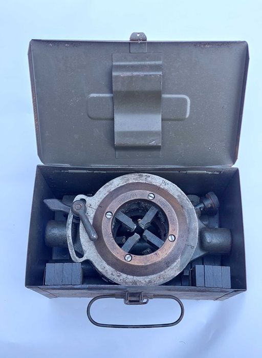 PROKOM - A1/2" Gwintownica ręczna. Kompletna z nożami