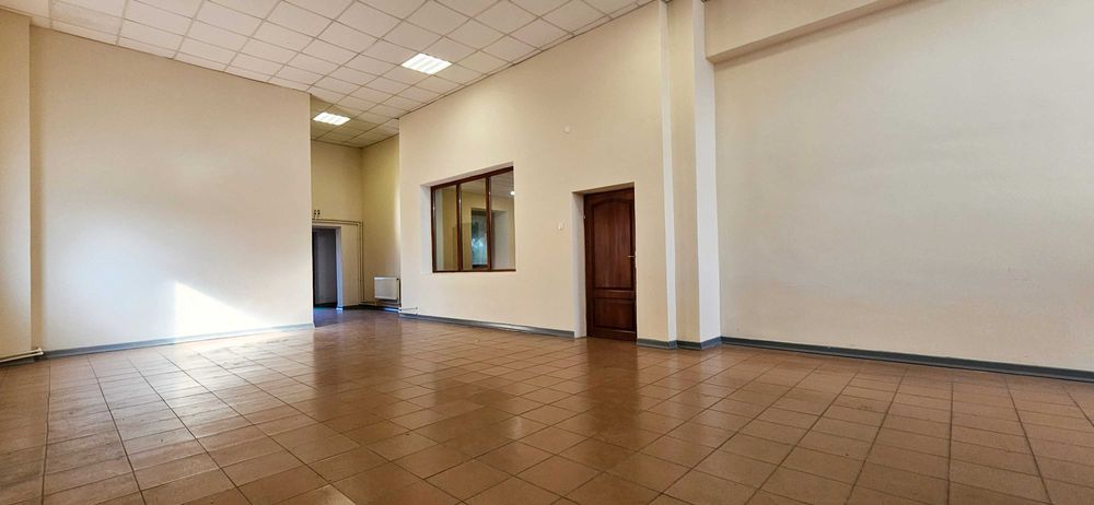 Сдам Склад 465кв.м  Офисное здание 426 кв.м  в Гостомеле , Длительно!