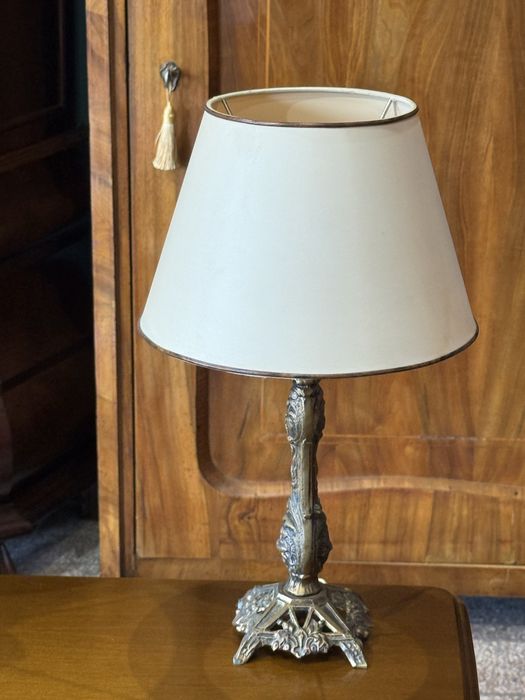 Piękna lampa na mosiężnej nodze , stylowa i oryginalna ( transport cala Polska ) zobacz