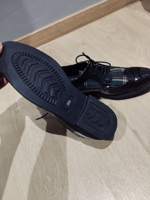 Czarne buty eleganckie męskie lakierki 45