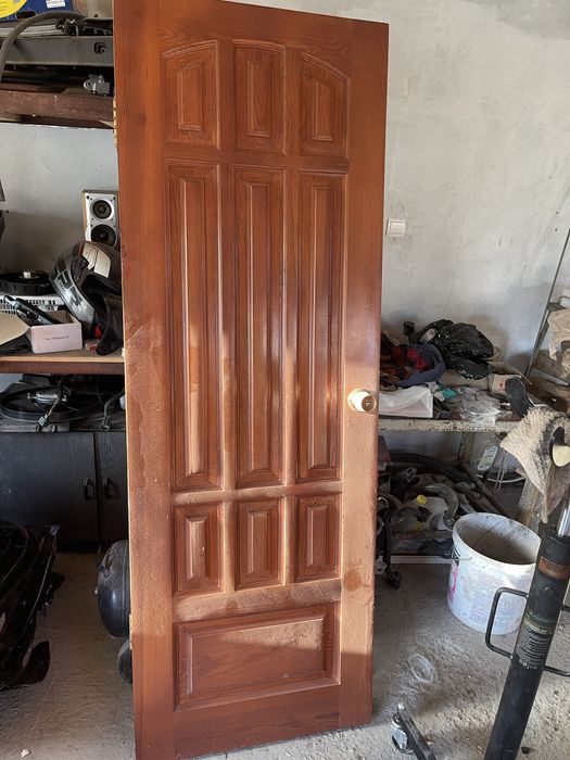 Вживані Натуральні деревяні двері різних рлзмірів, металеві батареі оп