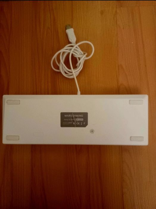 Teclado 60% mecânico