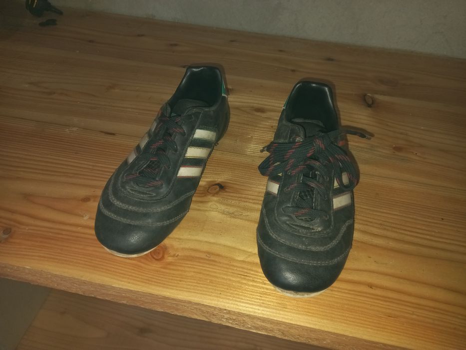 Буци футбольні для хлопчика.